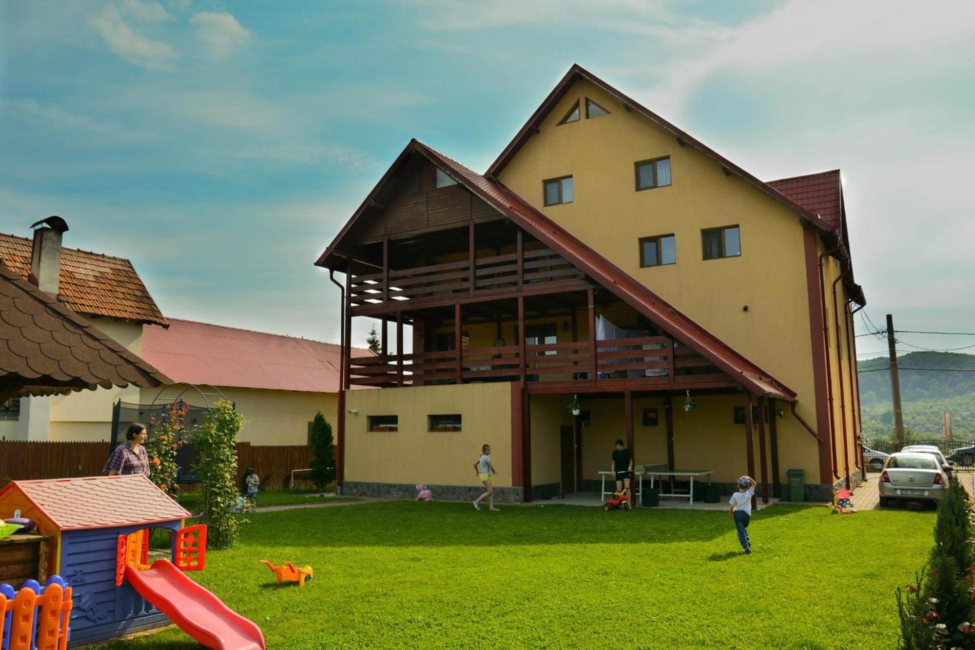 Casa Leu Hotel Curtea de Argeş Exterior foto